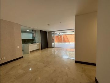 APARTAMENTO CON TERRAZA EN PRIMER PISO