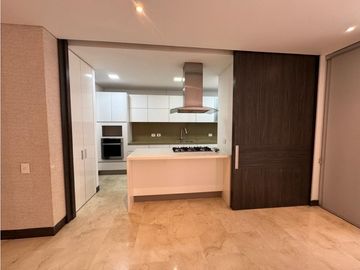 APARTAMENTO CON TERRAZA EN PRIMER PISO