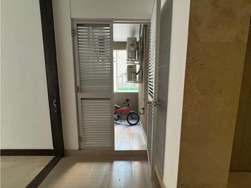 APARTAMENTO CON TERRAZA EN PRIMER PISO