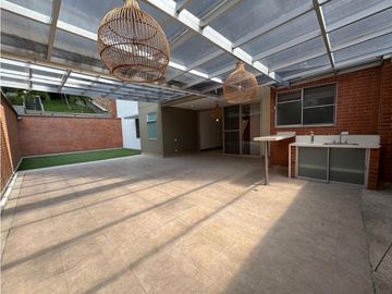 APARTAMENTO CON TERRAZA EN PRIMER PISO