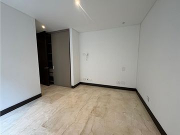 APARTAMENTO CON TERRAZA EN PRIMER PISO