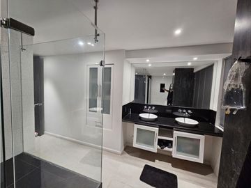 APARTAMENTO MODERNO EN CRISTALES