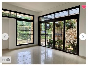 CASA  EN CONDOMINIO CON ZONA DE VERDE