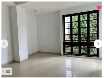 CASA  EN CONDOMINIO CON ZONA DE VERDE
