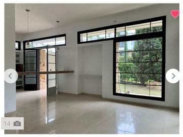 CASA  EN CONDOMINIO CON ZONA DE VERDE