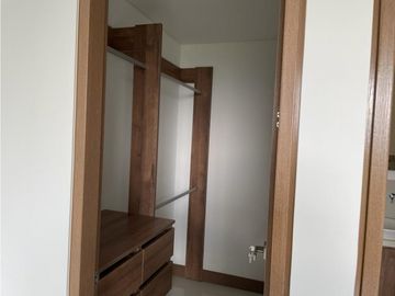 APARTAMENTO MODERNO CON VISTA A LOS FARALLONES