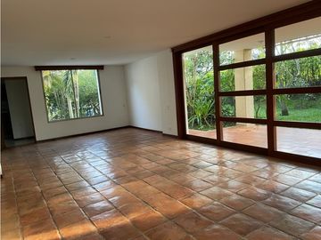 CASA EXCLUSIVA EN UNIDAD DE ALTOS DE CIUDAD JARDIN