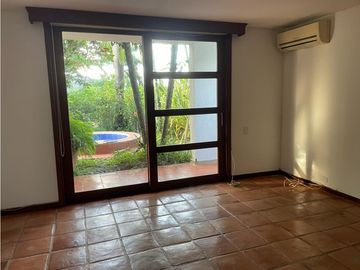 CASA EXCLUSIVA EN UNIDAD DE ALTOS DE CIUDAD JARDIN