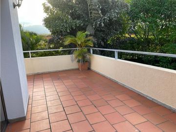 CASA EXCLUSIVA EN UNIDAD DE ALTOS DE CIUDAD JARDIN
