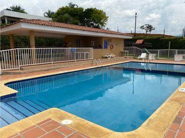 CASA EXCLUSIVA EN UNIDAD DE ALTOS DE CIUDAD JARDIN