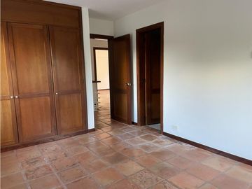CASA EXCLUSIVA EN UNIDAD DE ALTOS DE CIUDAD JARDIN