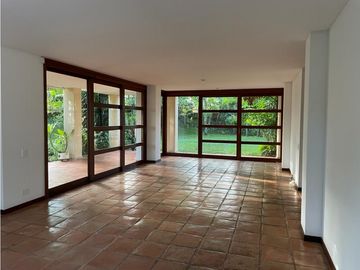 CASA EXCLUSIVA EN UNIDAD DE ALTOS DE CIUDAD JARDIN