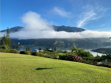 FINCA EN PARCELACION LAGO CALIMA