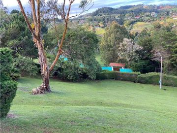 FINCA EN PARCELACION LAGO CALIMA