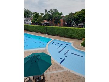APARTAMENTO COMODO