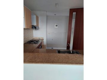 APARTAMENTO COMODO