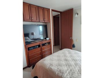 APARTAMENTO COMODO