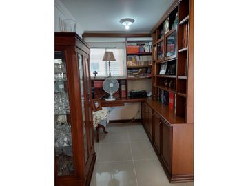 APARTAMENTO COMODO