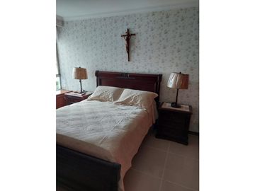 APARTAMENTO COMODO
