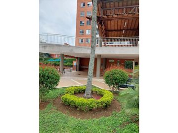 APARTAMENTO COMODO