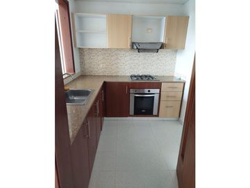 APARTAMENTO COMODO