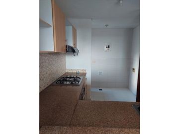 APARTAMENTO COMODO