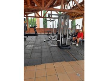APARTAMENTO COMODO