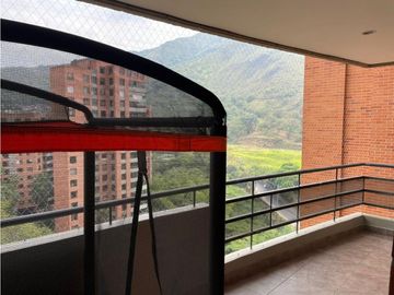 APARTAMENTO CON VISTA A LA CIUDAD Y LAS MONTAÑAS