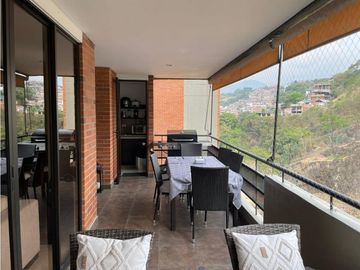 APARTAMENTO CON VISTA A LA CIUDAD Y LAS MONTAÑAS