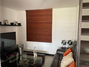APARTAMENTO CON VISTA A LA CIUDAD Y LAS MONTAÑAS