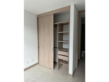 APARTAMENTO MODERNO CON VISTA A LAS MONTAÑAS Y A LA CIUDAD