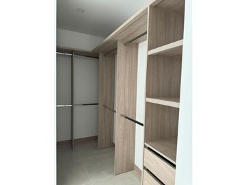 APARTAMENTO MODERNO CON VISTA A LAS MONTAÑAS Y A LA CIUDAD