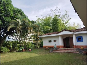 CASA CAMPESTRE EN LAS MERCEDES