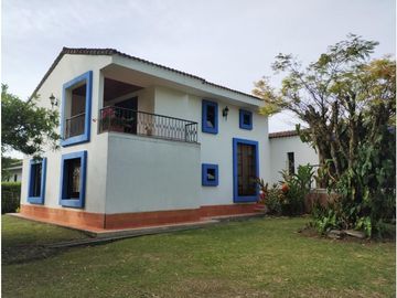 CASA CAMPESTRE EN LAS MERCEDES