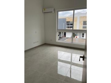 CASA DE PANCE MODERNA EN CONDOMINIO