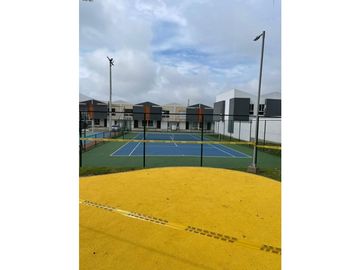 CASA DE PANCE MODERNA EN CONDOMINIO