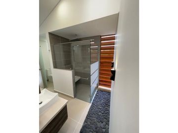 CASA DE PANCE MODERNA EN CONDOMINIO