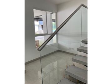 CASA DE PANCE MODERNA EN CONDOMINIO