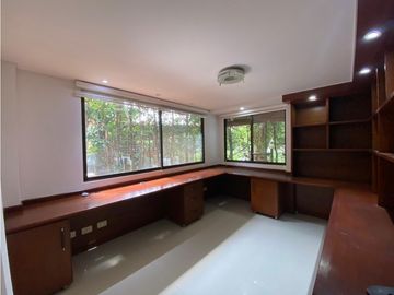 CASA CAMPESTRE CON AMPLIOS ESPACIOS  EN UNIDAD CERRADA