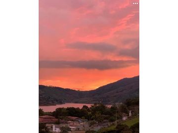 CASA EN CALIMA CON  VISTA AL LAGO