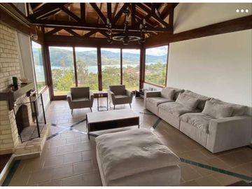 CASA EN CALIMA CON  VISTA AL LAGO
