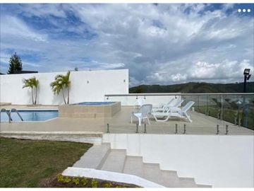 CASA EN CALIMA CON  VISTA AL LAGO