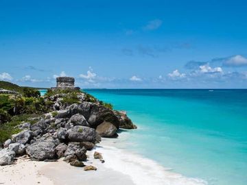 EN VENTA ESTUDIO EN PLAYA DEL CARMEN DE 1 HABITACION CON ALBERCA Y GYM