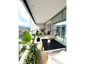 APARTAMENTO MODERNO CON VISTA A LAS MONTAÑAS