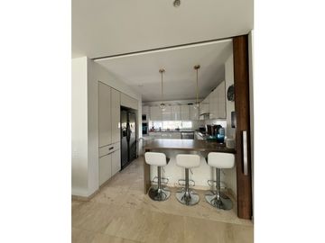 APARTAMENTO MODERNO CON VISTA A LAS MONTAÑAS