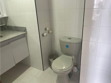 APARTAMENTO CON VISTA A LA CIUDAD Y AMPLIOS ESPACIOS