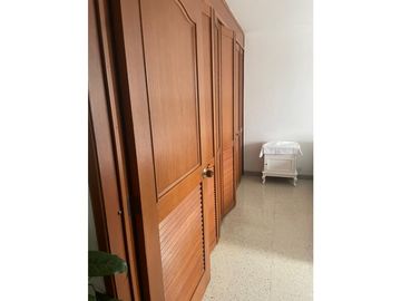 APARTAMENTO CON VISTA A LA CIUDAD Y AMPLIOS ESPACIOS