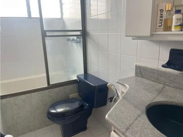 APARTAMENTO CON VISTA A LA CIUDAD Y AMPLIOS ESPACIOS
