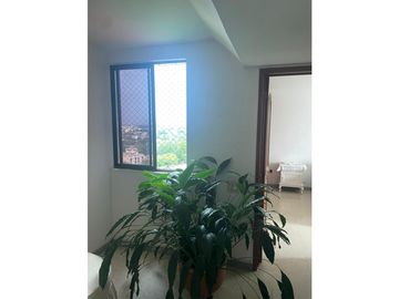 APARTAMENTO CON VISTA A LA CIUDAD Y AMPLIOS ESPACIOS