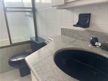 APARTAMENTO CON VISTA A LA CIUDAD Y AMPLIOS ESPACIOS